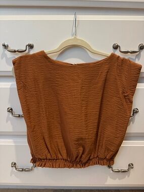 Cropped Textured Top in Rust Brown